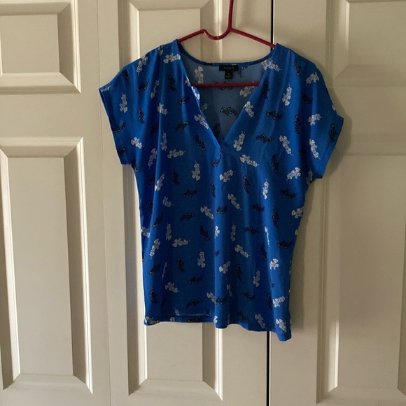 Ann Taylor factory women’s blouse blue with white and black floral design XS - Picture 1 of 7